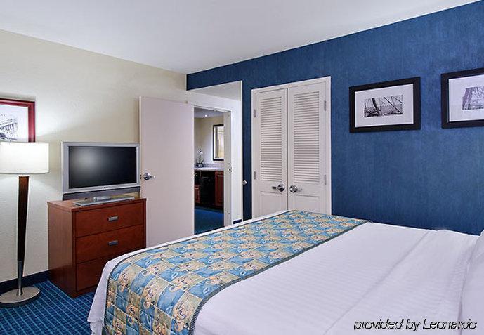Courtyard Fort Myers At I-75 And Gulf Coast Town Center Estero Room photo